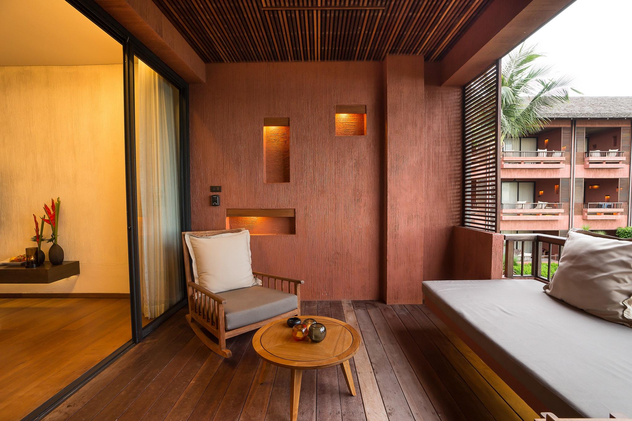 Hansar Samui Resort&Spa - SHA Extra Plus Bophut Bagian luar foto A balcony at the hotel