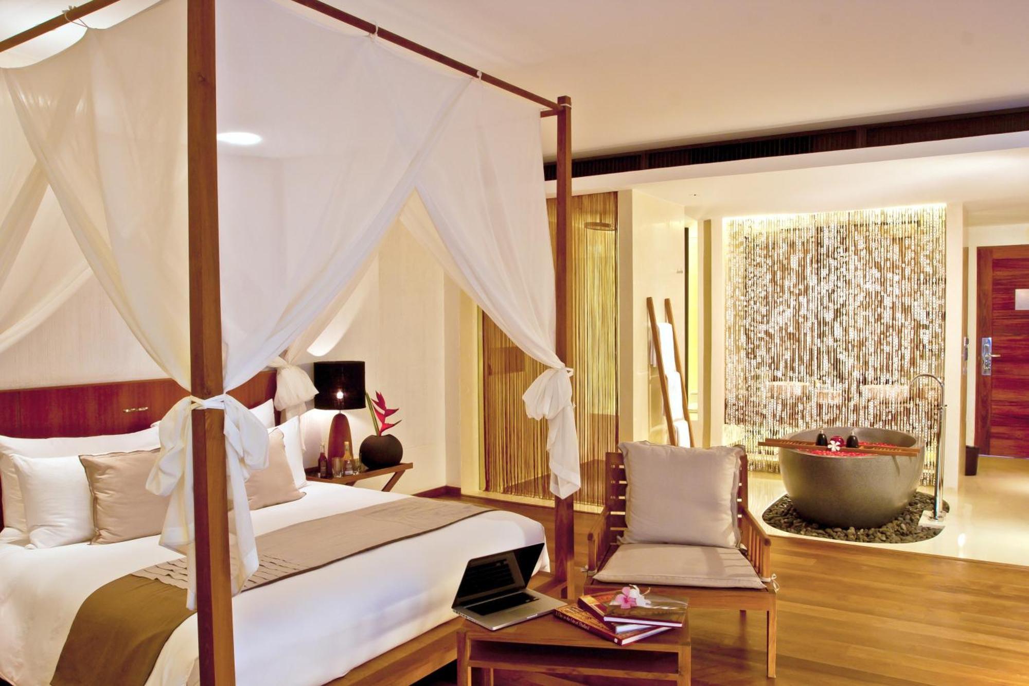 Hansar Samui Resort&Spa - SHA Extra Plus Bophut Bagian luar foto A bedroom at the resort