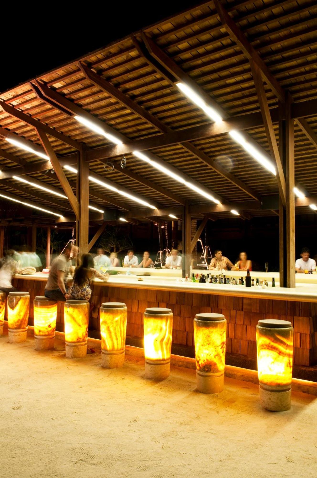 Hansar Samui Resort&Spa - SHA Extra Plus Bophut Restoran foto The bar at the restaurant